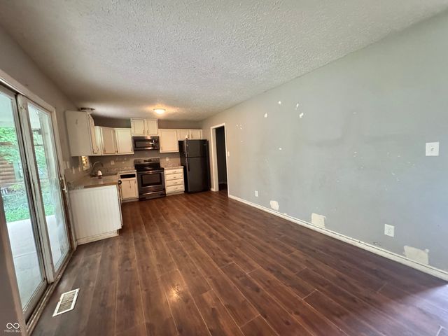 380 Mill Springs, Fillmore, IN 46128