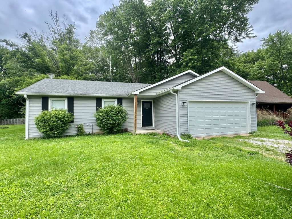 380 Mill Springs, Fillmore, IN 46128