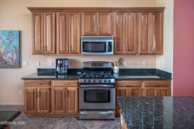13218 N Woosnam Way, Oro Valley, AZ 85755