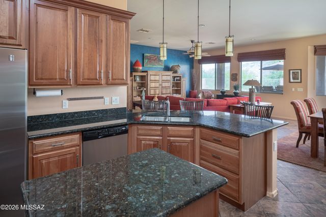 13218 N Woosnam Way, Oro Valley, AZ 85755