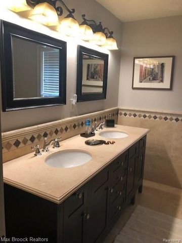 2880 Birchena, West Bloomfield, MI 48324