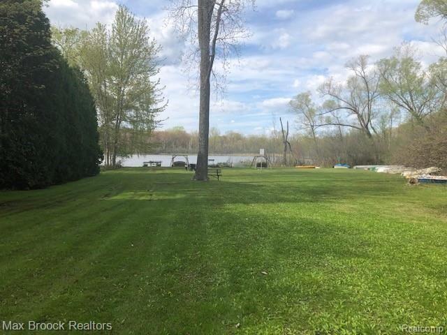 2880 Birchena, West Bloomfield, MI 48324