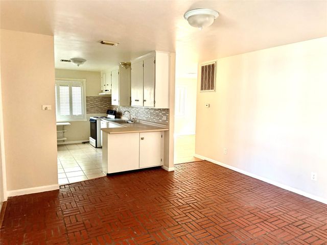 4275 Bethel Boulevard, Houston, TX 77092