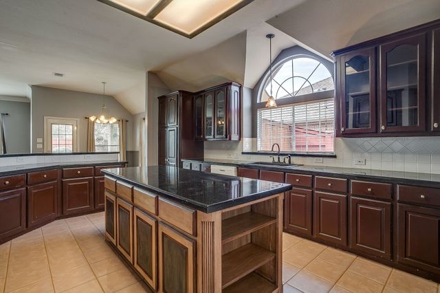 420 Vasey Oak Drive, Keller, TX 76248