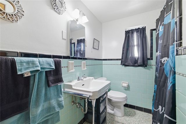156-158 Sceneridge Avenue, Brentwood, PA 15227