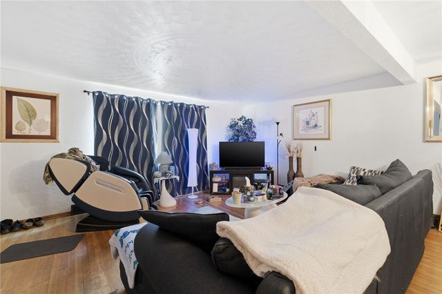156-158 Sceneridge Avenue, Brentwood, PA 15227