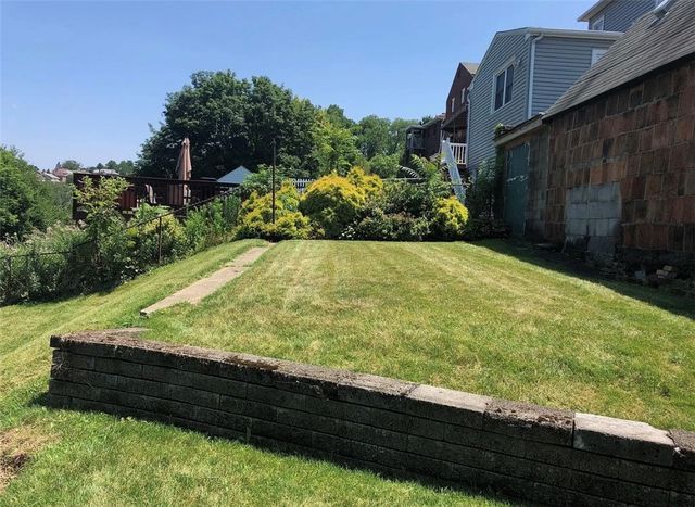 156-158 Sceneridge Avenue, Brentwood, PA 15227