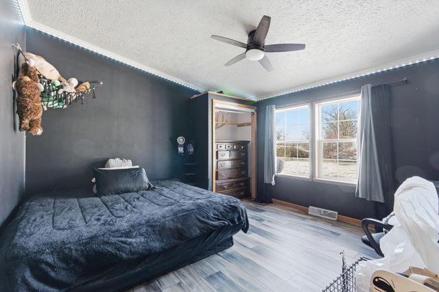 4827 E 994 N, Demotte, IN 46310