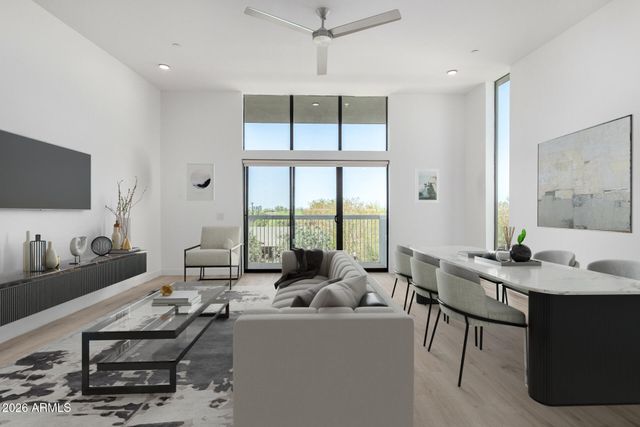 531 E WILLETTA Street 205, Phoenix, AZ 85004