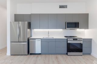 531 E WILLETTA Street 205, Phoenix, AZ 85004