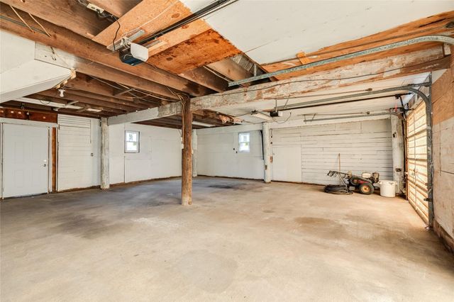 2812 N Sonny Lane, Galveston, TX 77554