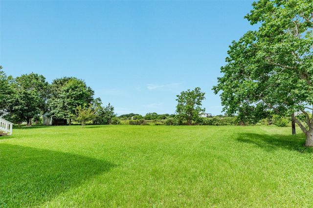 2812 N Sonny Lane, Galveston, TX 77554