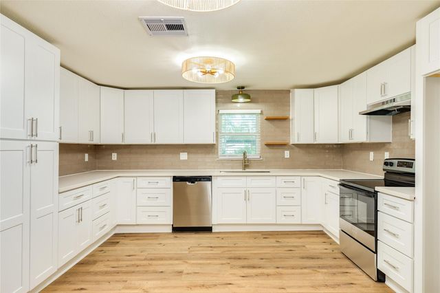 2812 N Sonny Lane, Galveston, TX 77554