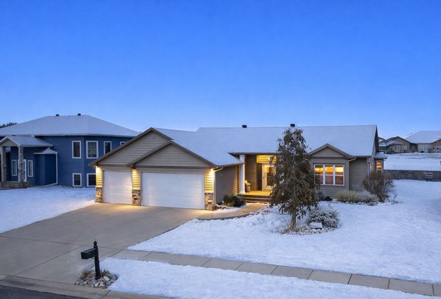 1218 35th Street Circle S, Moorhead, MN 56560