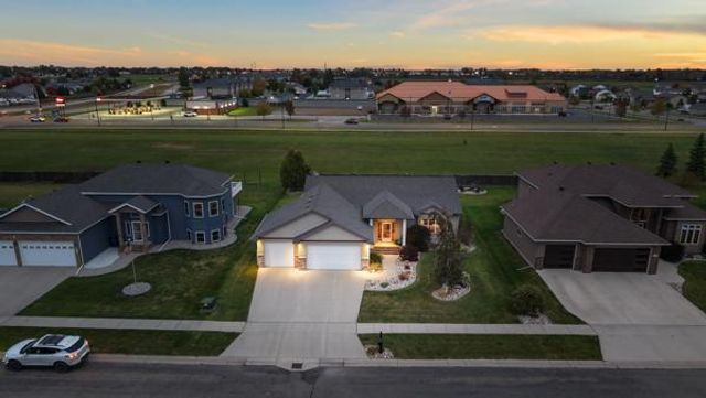 1218 35th Street Circle S, Moorhead, MN 56560