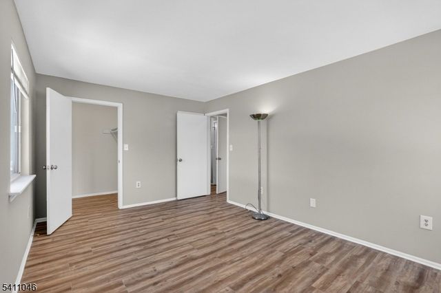 5 Steeplechase Ct, Franklin Twp., NJ 08873