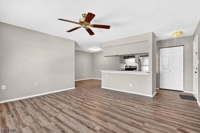 5 Steeplechase Ct, Franklin Twp., NJ 08873