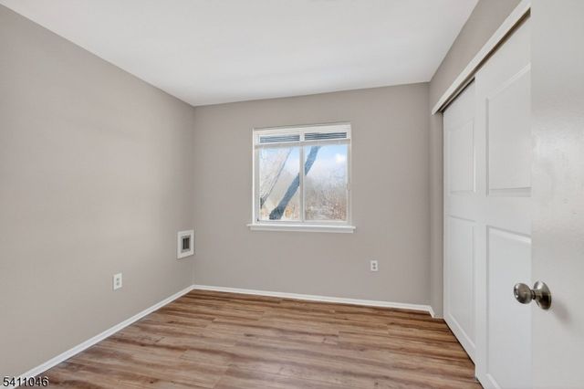 5 Steeplechase Ct, Franklin Twp., NJ 08873