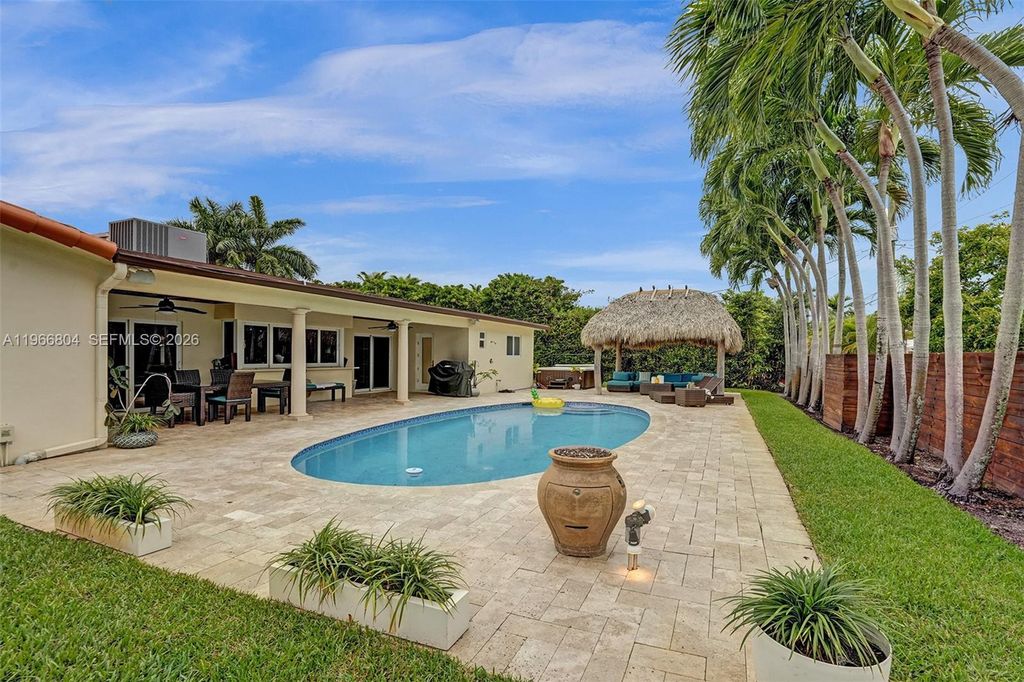 1201 Washington St, Hollywood, FL 33019