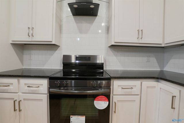 200 Skyview Circle, Muscle Shoals, AL 35661