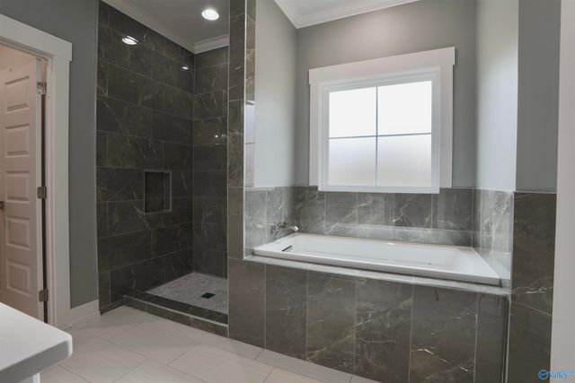 200 Skyview Circle, Muscle Shoals, AL 35661