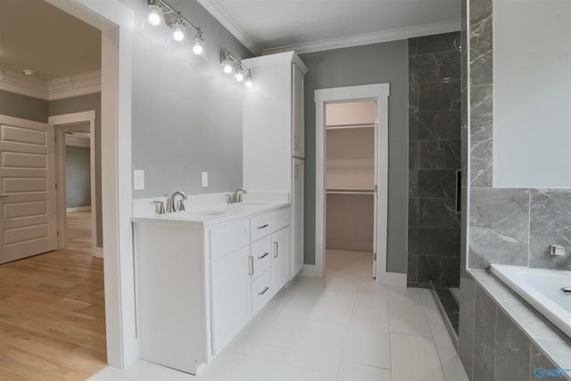 200 Skyview Circle, Muscle Shoals, AL 35661