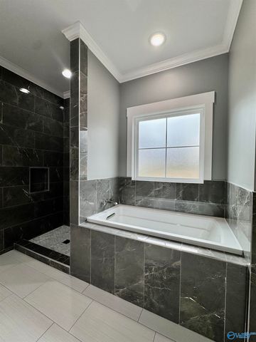 200 Skyview Circle, Muscle Shoals, AL 35661