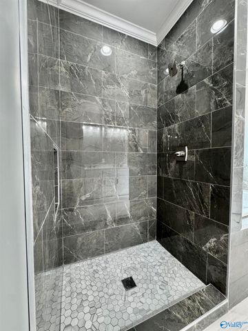 200 Skyview Circle, Muscle Shoals, AL 35661