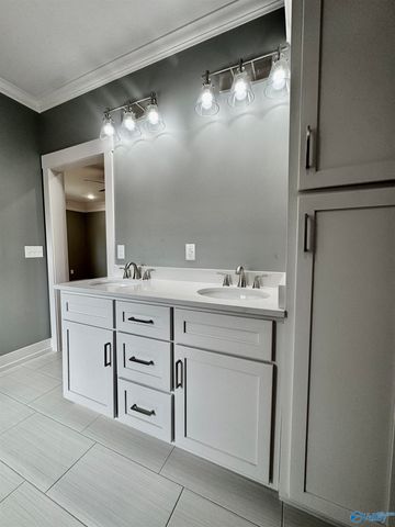 200 Skyview Circle, Muscle Shoals, AL 35661