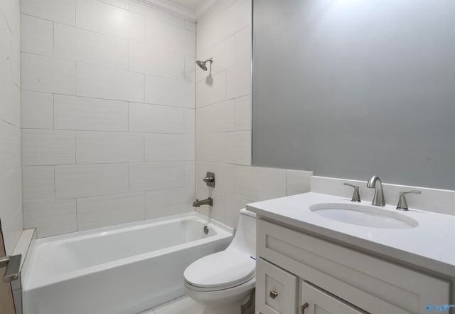 200 Skyview Circle, Muscle Shoals, AL 35661