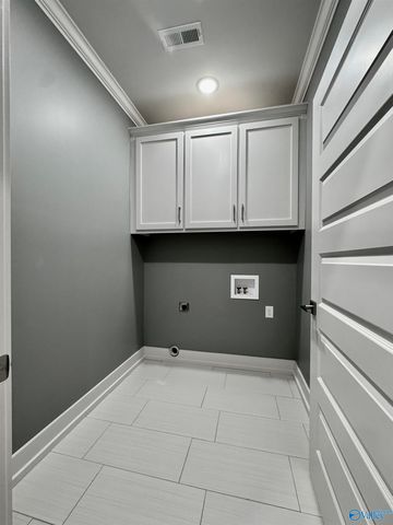 200 Skyview Circle, Muscle Shoals, AL 35661