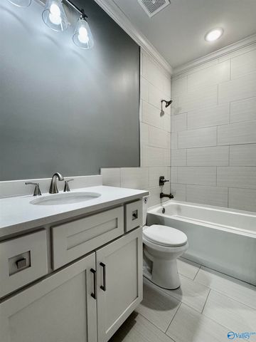 200 Skyview Circle, Muscle Shoals, AL 35661