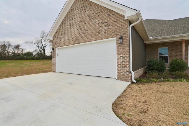 200 Skyview Circle, Muscle Shoals, AL 35661