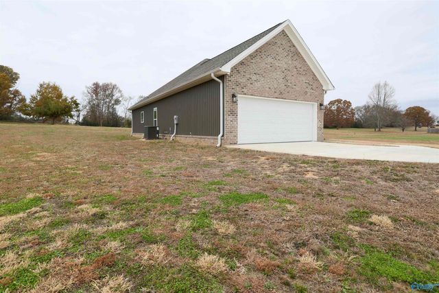 200 Skyview Circle, Muscle Shoals, AL 35661