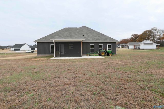 200 Skyview Circle, Muscle Shoals, AL 35661