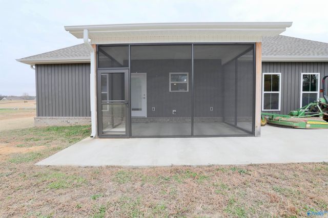 200 Skyview Circle, Muscle Shoals, AL 35661