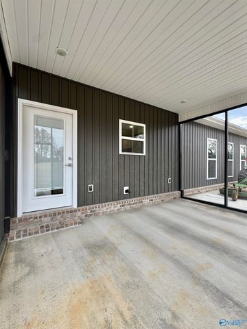 200 Skyview Circle, Muscle Shoals, AL 35661