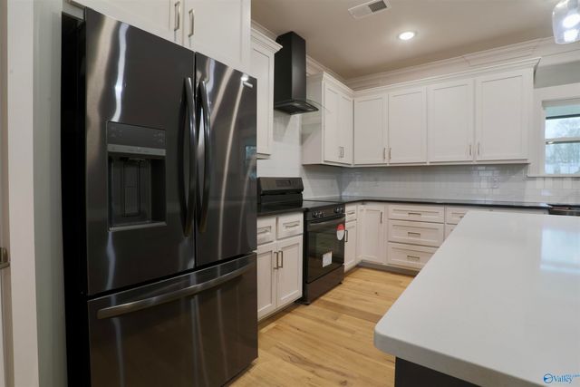 200 Skyview Circle, Muscle Shoals, AL 35661