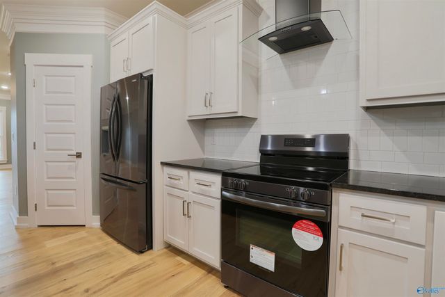 200 Skyview Circle, Muscle Shoals, AL 35661