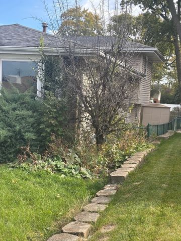 15925 Lockwood Avenue S, Oak Forest, IL 60452