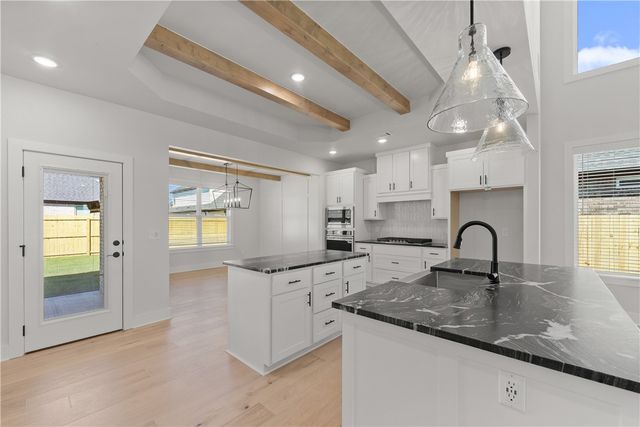 1140 Canyon Maple Street, Centerton, AR 72719