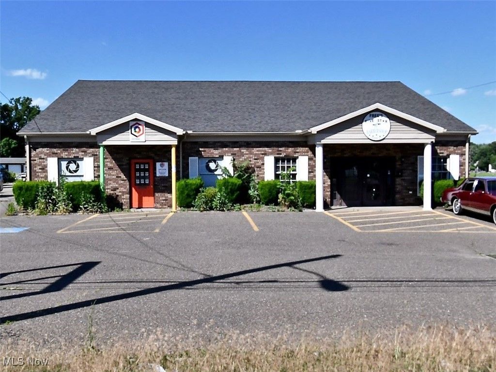 4021 Youngstown Road, Warren, OH 44484