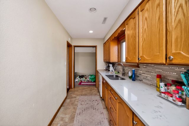 223 SE East Lawn Drive, Ankeny, IA 50021