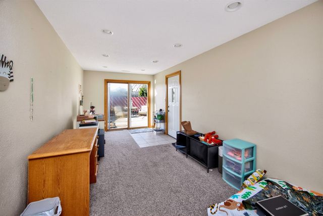 223 SE East Lawn Drive, Ankeny, IA 50021