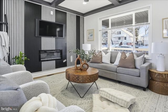 2912 DUPONT AVE, Baltimore, MD 21215