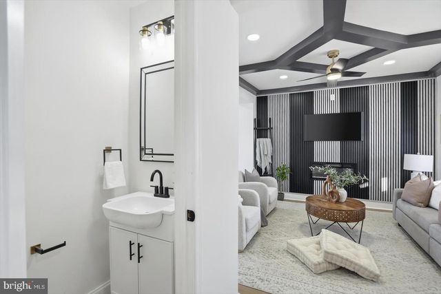 2912 DUPONT AVE, Baltimore, MD 21215