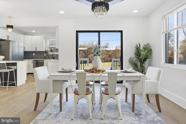 2912 DUPONT AVE, Baltimore, MD 21215