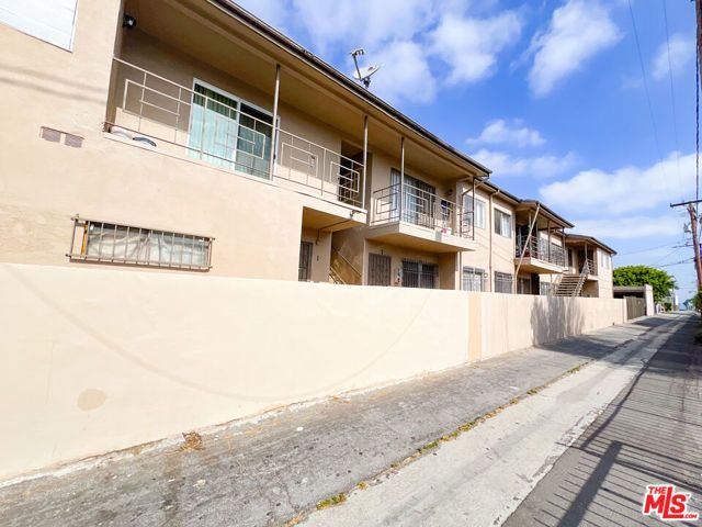 1017 W 95th Street, Los Angeles, CA 90044
