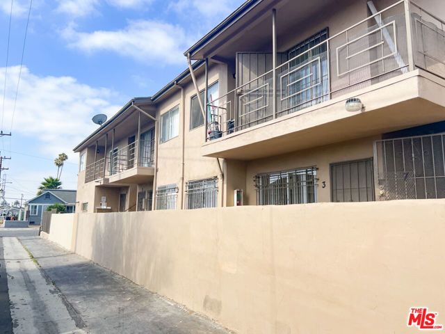 1017 W 95th Street, Los Angeles, CA 90044