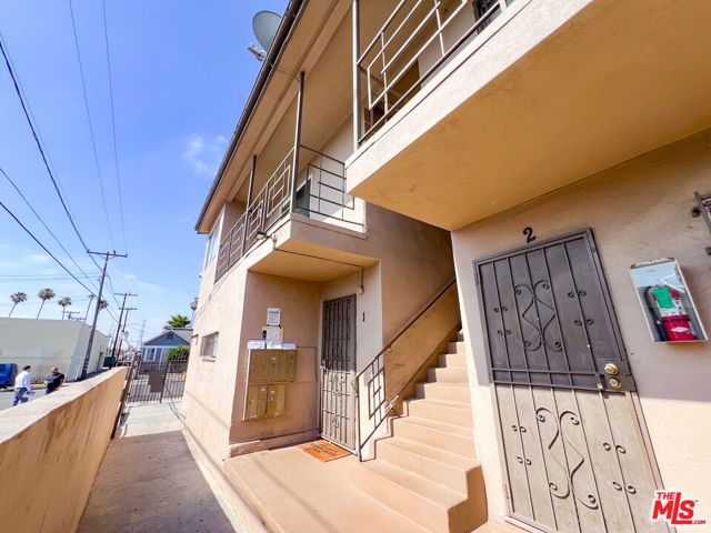 1017 W 95th Street, Los Angeles, CA 90044
